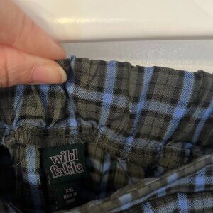 Plaid pleated skirt